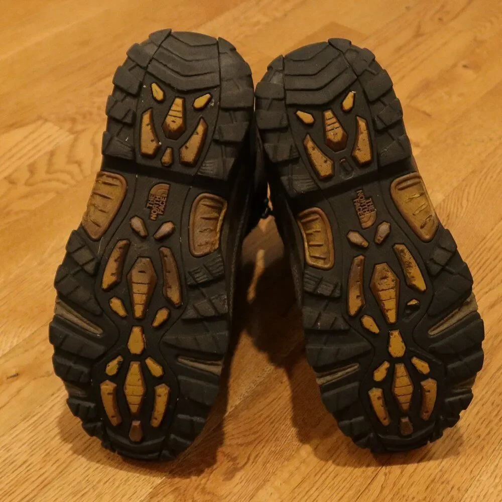 The North Face Chilkat Leather Boot 10 rugged outdoor Insulated hiking utility